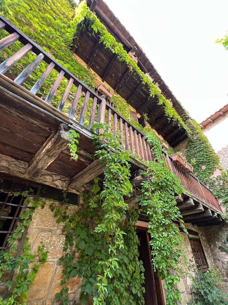 La Casa Del Bosque Villa Cabra de Mora Luaran gambar